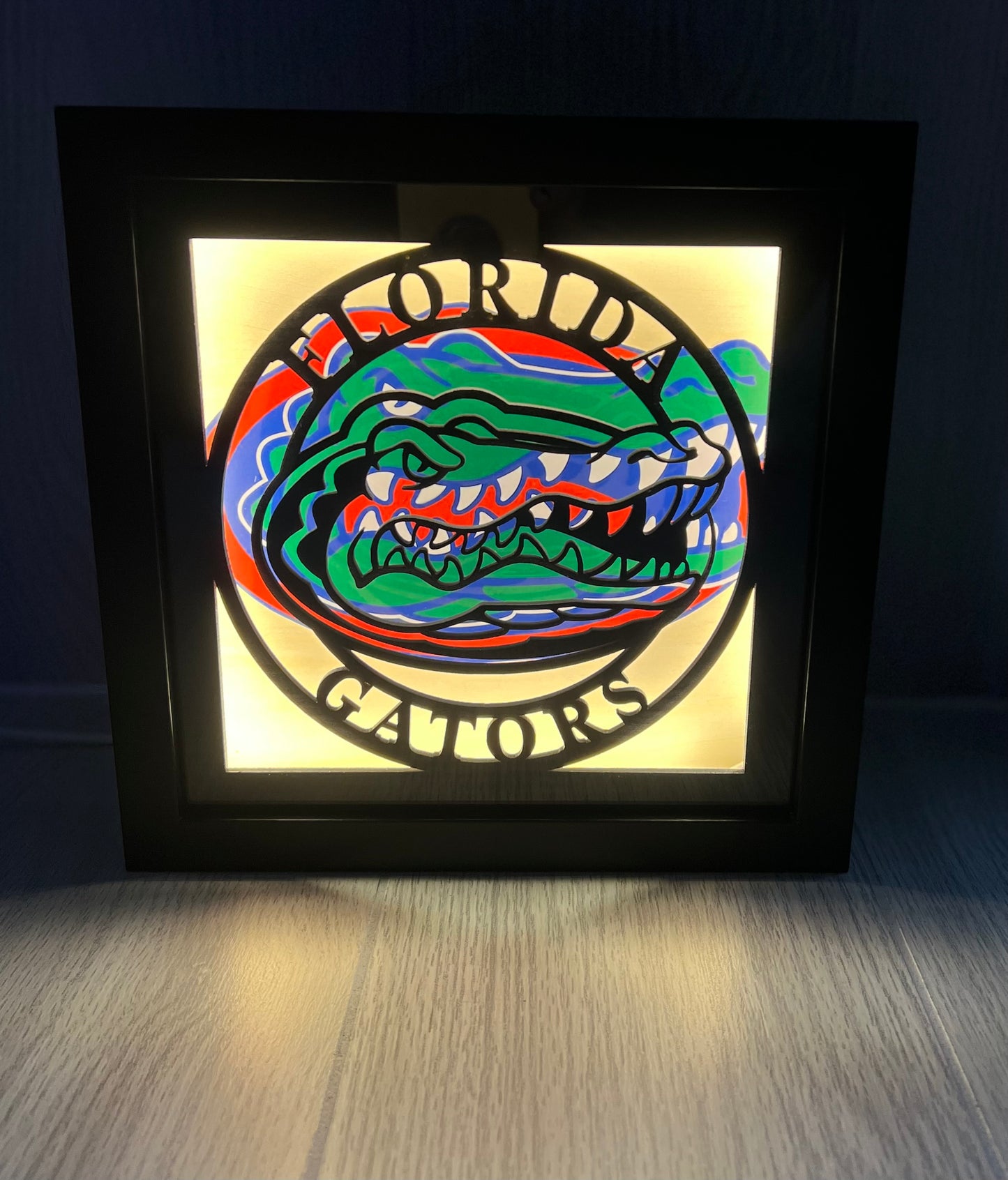 Shadowbox Nightlight {Gator}